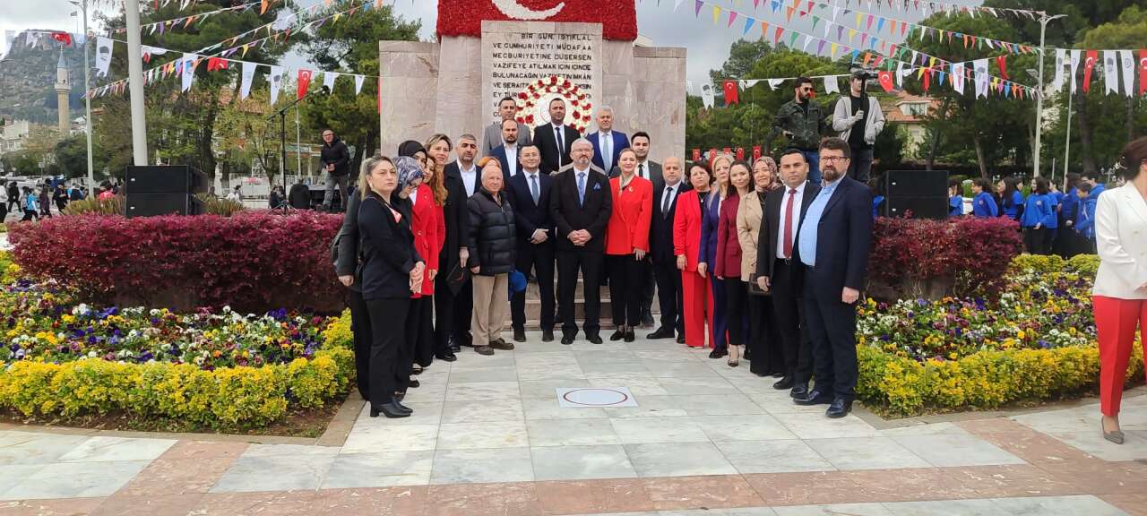 Muğla’da 23 Nisan Coşkusu Cumhuriyet Meydanı’nda Başladı 8